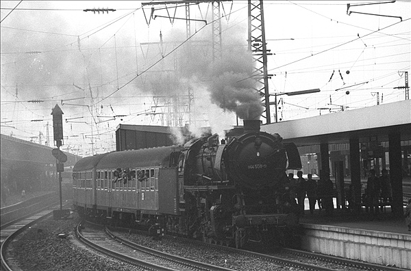 Foto:: DB 044 556-9 / Essen / 14.05.1977 (Foto,Fotos,Bilder,Bild,)