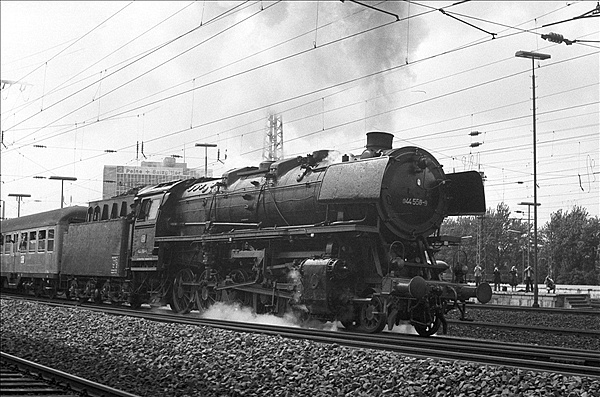 Foto:: DB 044 556-9 / Essen / 14.05.1977 (Foto,Fotos,Bilder,Bild,)