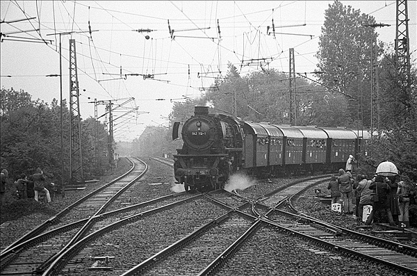 Foto:: DB 042 113-1 / Wanne-Eickel / 21.05.1977 (Foto,Fotos,Bilder,Bild,)