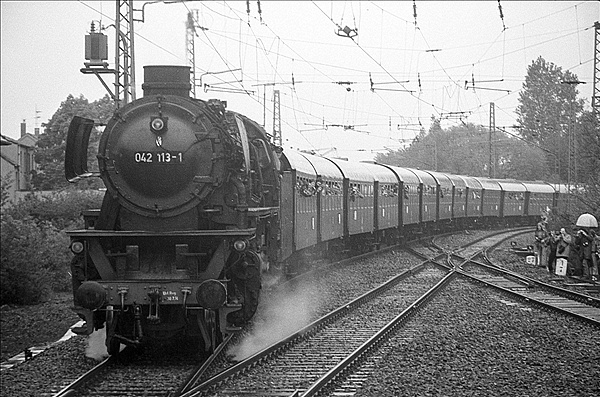 Foto:: DB 042 113-1 / Wanne-Eickel / 21.05.1977 (Foto,Fotos,Bilder,Bild,)