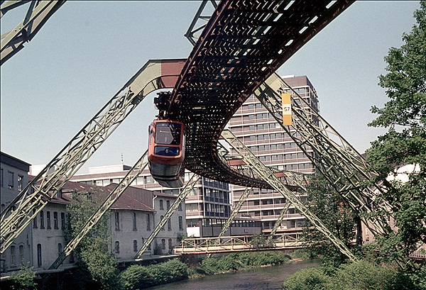 Foto:: Schwebebahn / Wuppertal / 28.05.1977 (Foto,Fotos,Bilder,Bild,)
