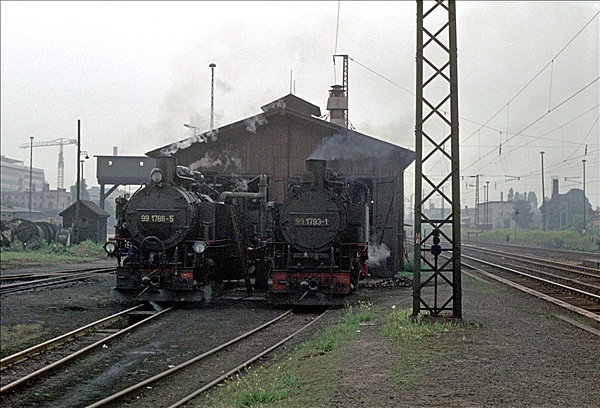 Foto:: DR 99 1786-5 + DR 99 1793-1 / Radebeul / 19.08.1977 (Foto,Fotos,Bilder,Bild,)