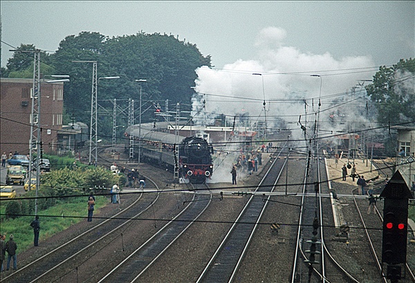 Foto:: DB 023 076-3 / Salzbergen / 10.09.1977 (Foto,Fotos,Bilder,Bild,)