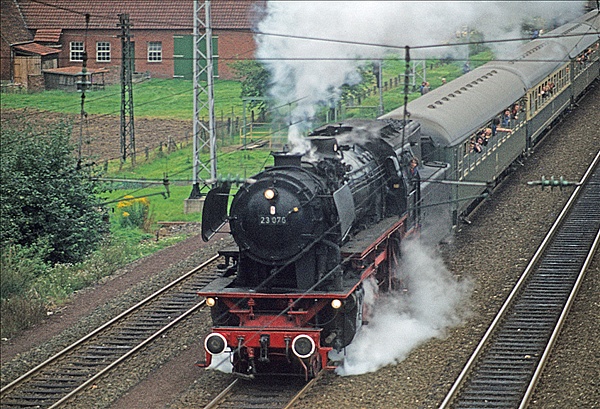 Foto:: DB 023 076-3 / Salzbergen / 10.09.1977 (Foto,Fotos,Bilder,Bild,)