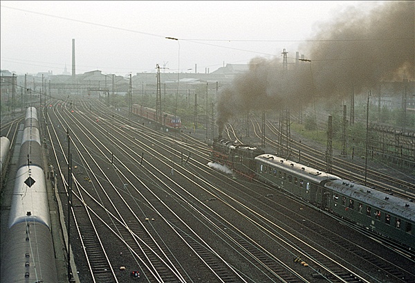 Foto:: DB 043 636-0 + DB 430 / Dortmund / 11.09.1977 (Foto,Fotos,Bilder,Bild,)