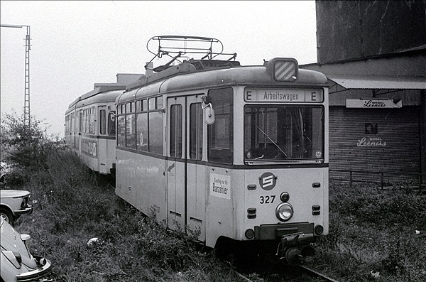 Foto:: HST 327 + HST 82 / Hagen / Oktober 1977 (Foto,Fotos,Bilder,Bild,)