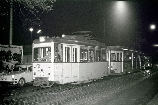 Foto:: HST 327 + HST 84 / Hagen / Oktober 1977 (Foto,Fotos,Bilder,Bild,)