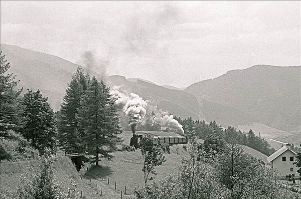 Foto:: OeBB 197.301 + OeBB 97.208 / Vordernberg / 23.07.1978 (Foto,Fotos,Bilder,Bild,)