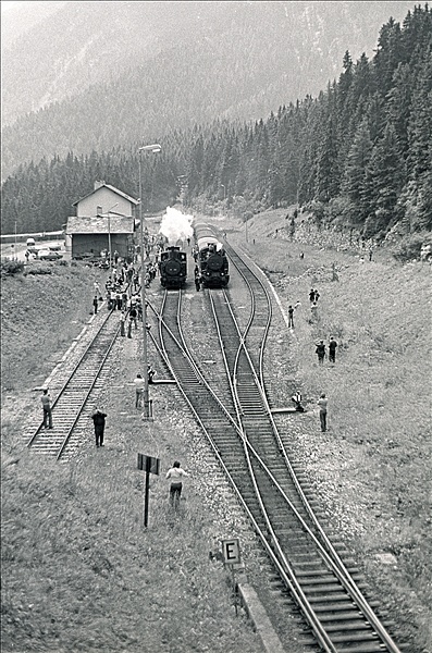 Foto:: OeBB 197.301 + OeBB 97.208 / Praebichl / 23.07.1978 (Foto,Fotos,Bilder,Bild,)