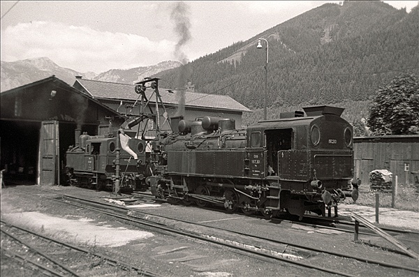 Foto:: OeBB 197 301 + OeBB 97 208 / Eisenerz / 23.07.1978 (Foto,Fotos,Bilder,Bild,)