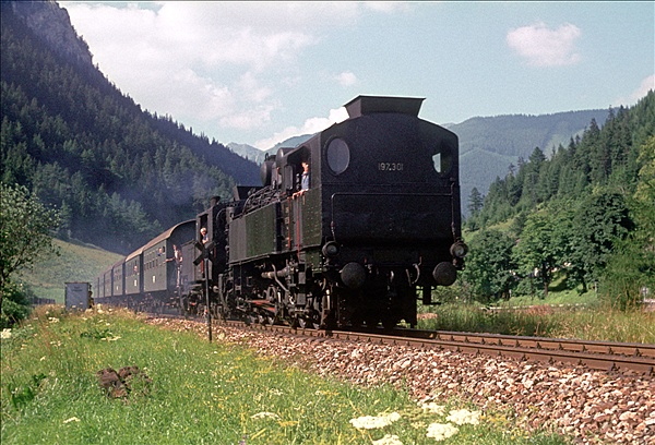 Foto:: OeBB 97 208 + OeBB 197 301 / Praebichl - Vordernberg / 23.07.197 (Foto,Fotos,Bilder,Bild,)
