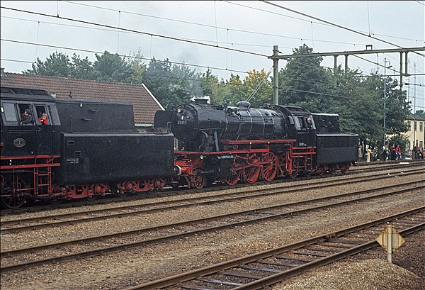 Foto:: VSM6 (ex DB 23 071) + VSM2 (ex DB 23 076) / Apeldoorn / 10.09.1978 (Foto,Fotos,Bilder,Bild,)