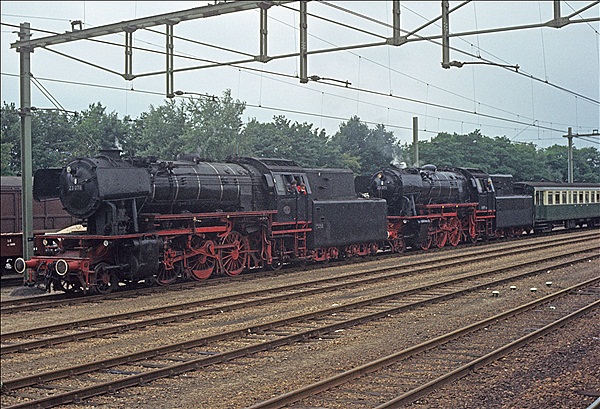 Foto:: VSM6 (ex DB 23 071) + VSM2 (ex DB 23 076) / Apeldoorn / 10.09.1978 (Foto,Fotos,Bilder,Bild,)