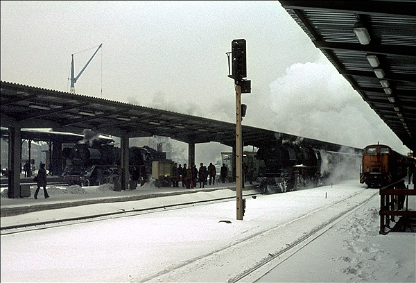 Foto:: DR 50 0019-5 + DR 03 2243-8 / Berlin / Februar 1979 (Foto,Fotos,Bilder,Bild,)