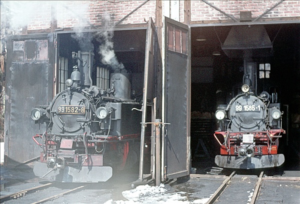 Foto:: DR 99 1582-8 + DR 99 1585-1 / Joehstadt / 10.04.1979 (Foto,Fotos,Bilder,Bild,)