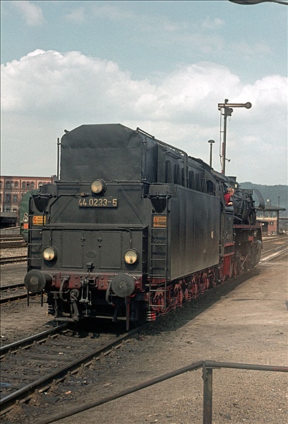 Foto:: DR 44 0233-5 / Saalfeld / April 1979 (Foto,Fotos,Bilder,Bild,)