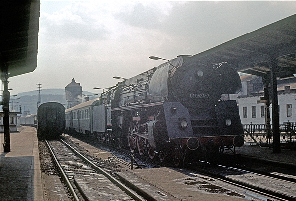Foto:: DR 01 0524-7 / Saalfeld / April 1979 (Foto,Fotos,Bilder,Bild,)