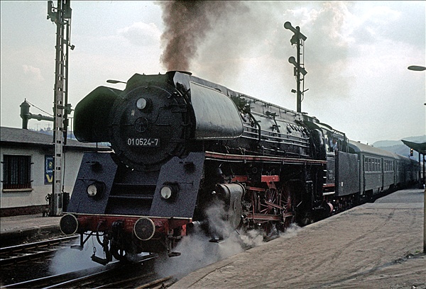 Foto:: DR 01 0524-7 / Saalfeld / April 1979 (Foto,Fotos,Bilder,Bild,)