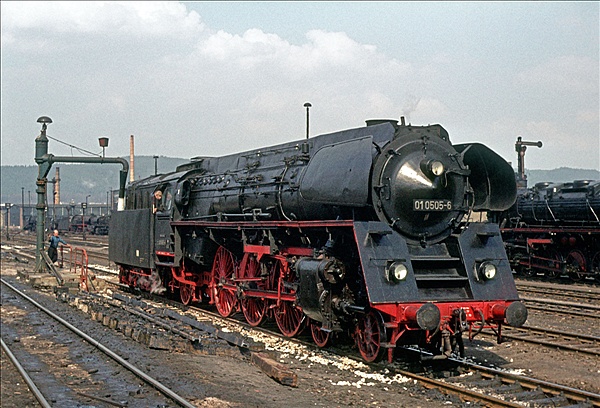Foto:: DR 01 0505-6 / Saalfeld / April 1979 (Foto,Fotos,Bilder,Bild,)