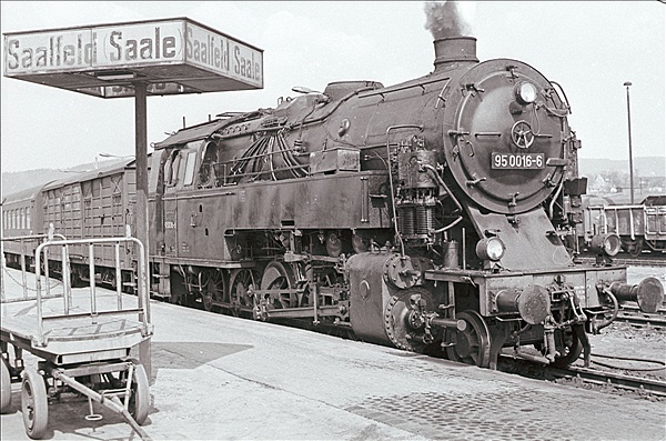 Foto:: DR 95 0016-6 / Saalfeld / April 1979 (Foto,Fotos,Bilder,Bild,)