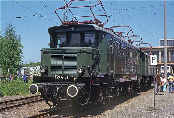 Foto:: E 244 31 / Muenchen / 26.05.1979 (Foto,Fotos,Bilder,Bild,)