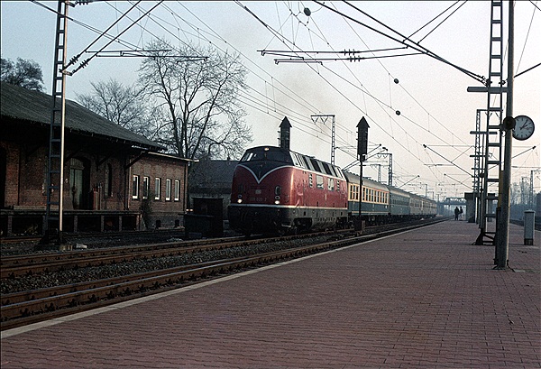 Foto:: DB 220 020-2 / Salzbergen / 28.10.1979 (Foto,Fotos,Bilder,Bild,)
