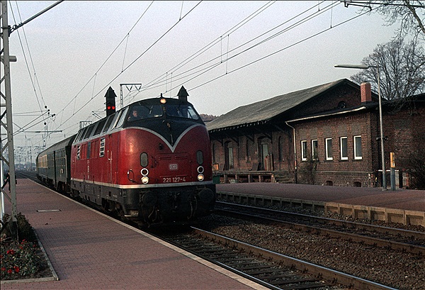 Foto:: DB 221 127-4 / Salzbergen / 28.10.1979 (Foto,Fotos,Bilder,Bild,)