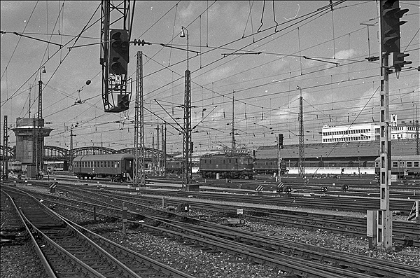 Foto:: DB 118 006-6 + DB 118 036-3 / Muenchen / 16.02.1980 (Foto,Fotos,Bilder,Bild,)