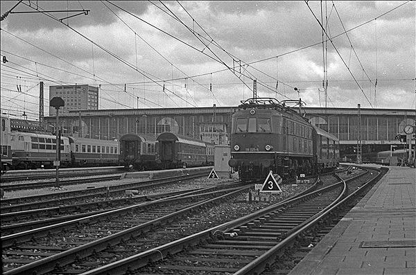 Foto:: DB 118 025-6 / Muenchen / 16.02.1980 (Foto,Fotos,Bilder,Bild,)