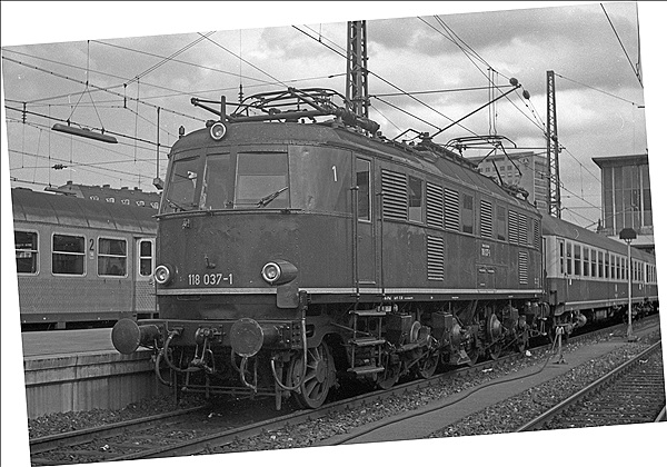 Foto:: DB 118 037-1 / Muenchen / 16.02.1980 (Foto,Fotos,Bilder,Bild,)