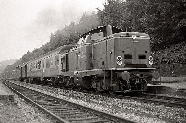 Foto:: DB 211 229-0 / Bruegge / 10.08.1980 (Foto,Fotos,Bilder,Bild,)