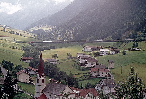 Foto:: OeBB 1043 / St. Jodok am Brenner / 10.09.1980 (Foto,Fotos,Bilder,Bild,)