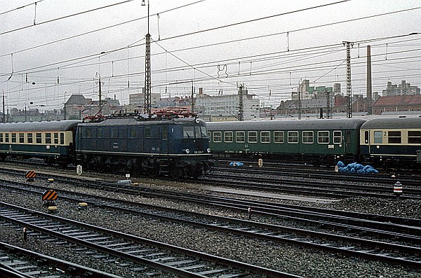 Foto:: DB 118 039-7 / Augsburg / 11.09.1980 (Foto,Fotos,Bilder,Bild,)