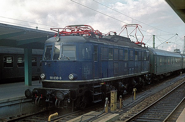 Foto:: DB 118 030-6 / Muenchen / 13.09.1980 (Foto,Fotos,Bilder,Bild,)