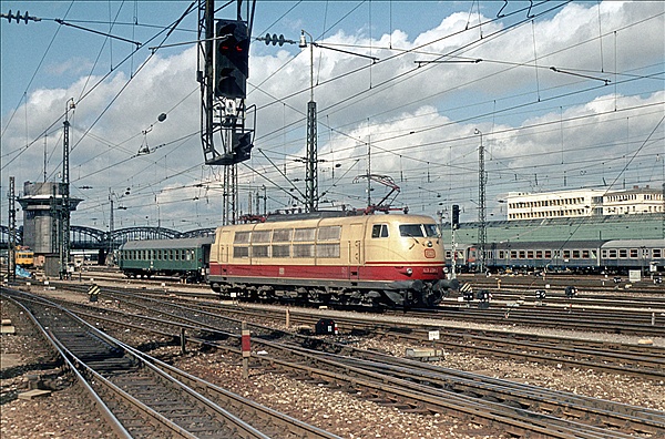 Foto:: DB 103 238-2 / Muenchen / 13.09.1980 (Foto,Fotos,Bilder,Bild,)