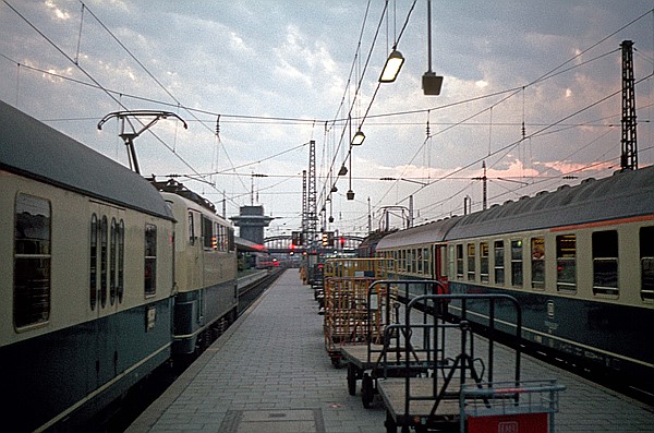 Foto:: DB 111 + DB 118 / Muenchen / 17.09.1980 (Foto,Fotos,Bilder,Bild,)