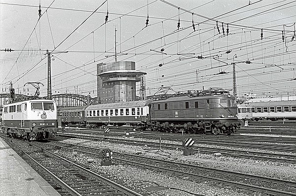 Foto:: DB 111 107-9 + DB 118 010-8 + DB 701 159-6 / Muenchen / 19.09.1980 (Foto,Fotos,Bilder,Bild,)
