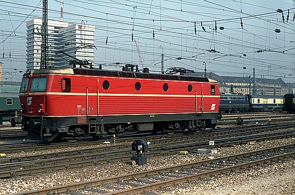 Foto:: OeBB 1044.12 / Muenchen / 22.09.1980 (Foto,Fotos,Bilder,Bild,)