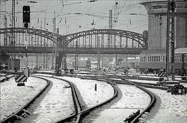 Foto:: Hackerbruecke / Muenchen / 31.12.1980 (Foto,Fotos,Bilder,Bild,)