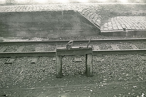 Foto:: Hemmschuhablage / Norden / 01.02.1981 (Foto,Fotos,Bilder,Bild,)