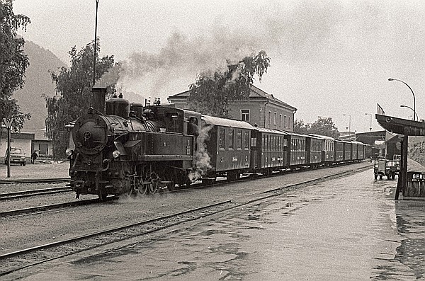 Foto:: ZB 5 / Jenbach / 04.06.1981 (Foto,Fotos,Bilder,Bild,)