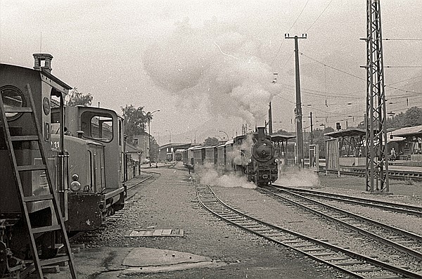 Foto:: ZB 5 + ZB 6 + ZB D 11 / Jenbach / 04.06.1981 (Foto,Fotos,Bilder,Bild,)