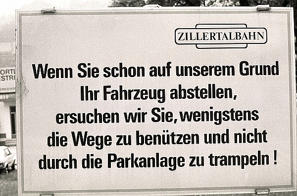 Foto:: Schild / Jenbach / 05.06.1981 (Foto,Fotos,Bilder,Bild,)
