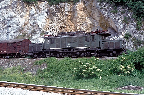 Foto:: DB 194 086-5 / Jenbach / 05.06.1981 (Foto,Fotos,Bilder,Bild,)