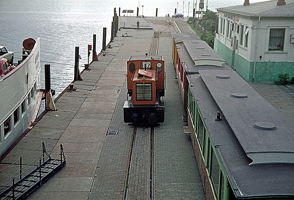 Foto:: BKB Lok Emden / Borkum / 22.08.1981 (Foto,Fotos,Bilder,Bild,)