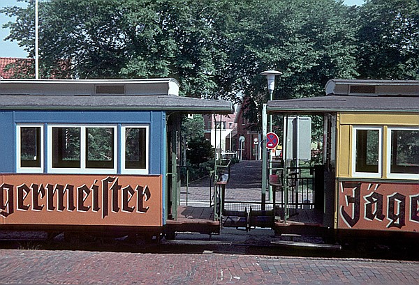Foto:: BKB Reisezugwagen / Borkum / 22.08.1981 (Foto,Fotos,Bilder,Bild,)