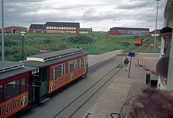 Foto:: BKB Lok Emden / Borkum / 22.08.1981 (Foto,Fotos,Bilder,Bild,)