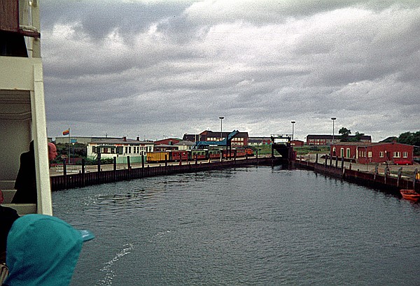 Foto:: BKB Lok Emden / Borkum / 22.08.1981 (Foto,Fotos,Bilder,Bild,)