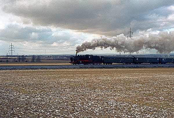 Foto:: EK 24 009 + WLE VL 0671 / Lippstadt / 31.01.1982 (Foto,Fotos,Bilder,Bild,)
