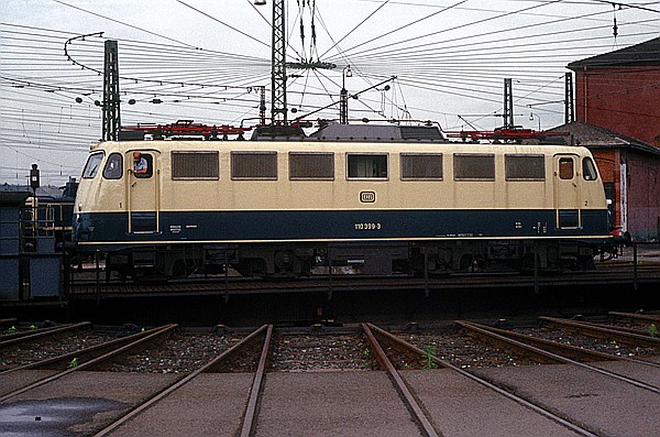 Foto:: DB 110 399-3 / Wuerzburg / 03.07.1982 (Foto,Fotos,Bilder,Bild,)
